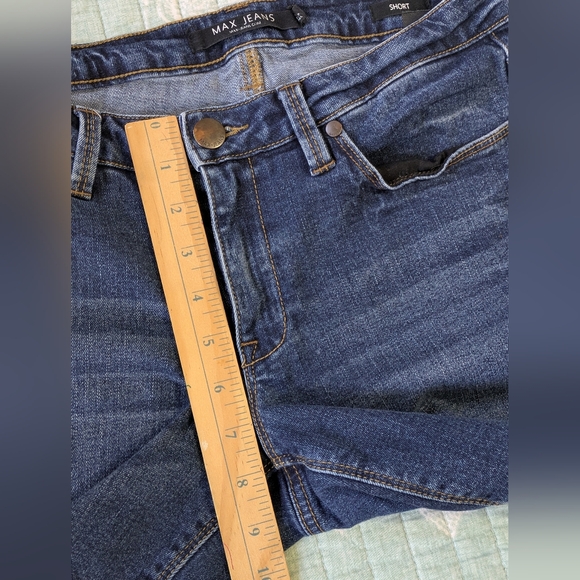 Max Jeans Frayed Hem Shorts. Size 8. - Picture 8 of 11